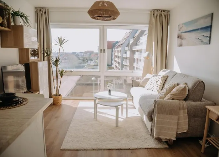 Entierement Renove A Deux Pas De La ! ميدل كيرك